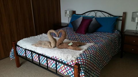The Quorn-er House - Accommodation Main Beach 8