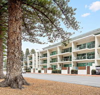 Breeze Beachfront Apartments - Accommodation Main Beach