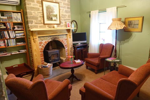 Amy\'s House Bed & Breakfast - Accommodation Main Beach 12