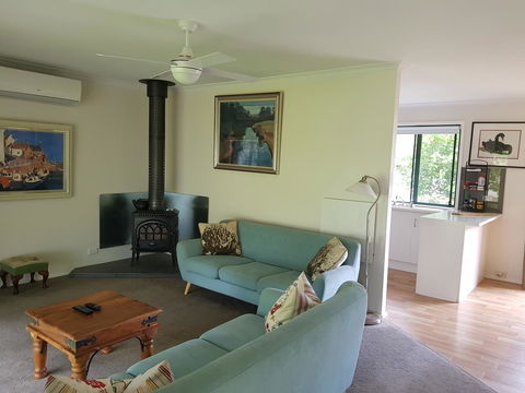 Amy\'s House Bed & Breakfast - Accommodation Main Beach 25