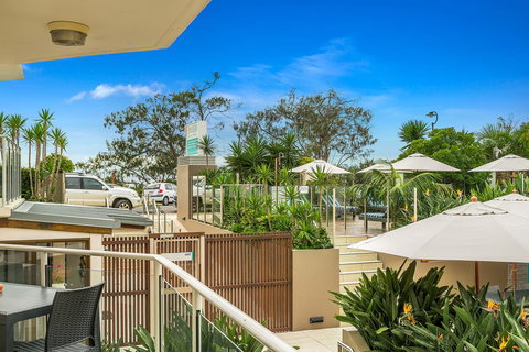 Bayview Beachfront Apartments, In Town Right On The Beach - Accommodation Main Beach 13