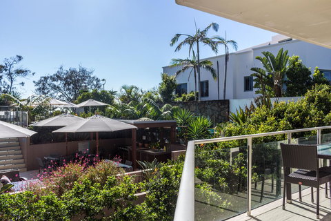 Bayview Beachfront Apartments, In Town Right On The Beach - Accommodation Main Beach 44