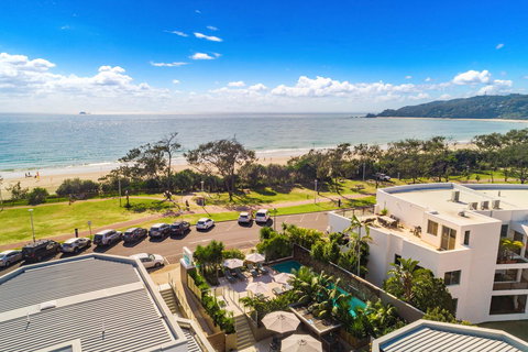 Bayview Beachfront Apartments, In Town Right On The Beach - Accommodation Main Beach 3