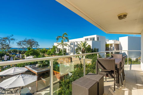 Bayview Beachfront Apartments, In Town Right On The Beach - Accommodation Main Beach 21