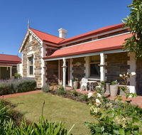 Trafalgar Premium Vintage Suites - Accommodation Main Beach