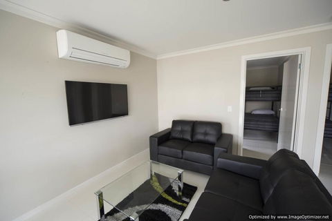 Paringa Resort - Accommodation Main Beach 3