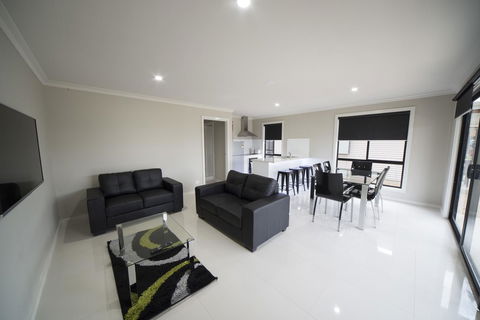 Paringa Resort - Accommodation Main Beach 5