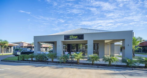 Paringa Resort - Accommodation Main Beach 21