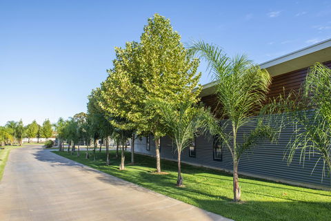 Paringa Resort - Accommodation Main Beach 16