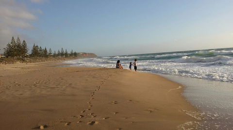 Beachside Escape On The Esplanade - Accommodation Main Beach 1
