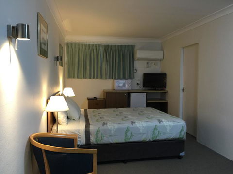 Ten Dollar Town Motel - Accommodation Main Beach 30