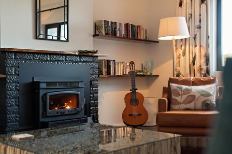 Esto House - Accommodation Main Beach 6