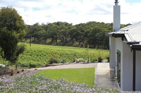 Esto House - Accommodation Main Beach 21