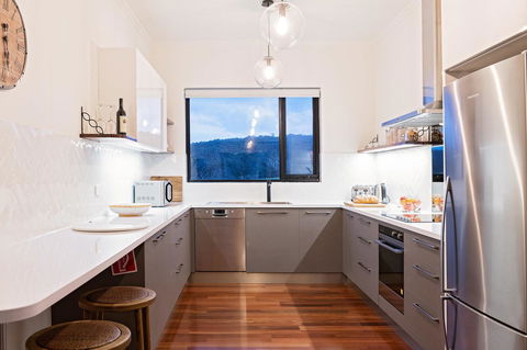 Esto House - Accommodation Main Beach 13