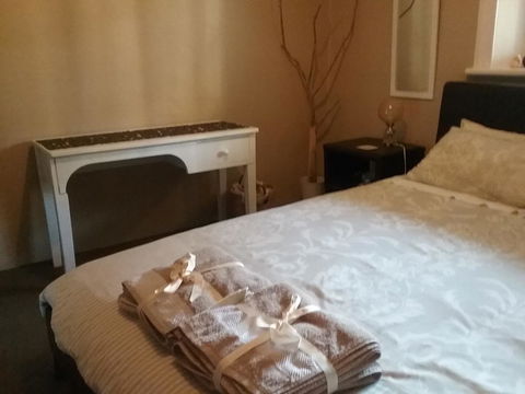 The Pig And Whistle - Accommodation Main Beach 30