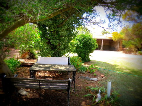 The Pig And Whistle - Accommodation Main Beach 5