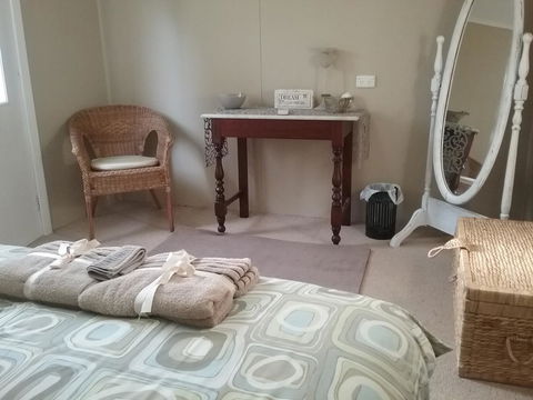 The Pig And Whistle - Accommodation Main Beach 26