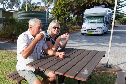 Modra\'s Apartments - Accommodation Main Beach 21