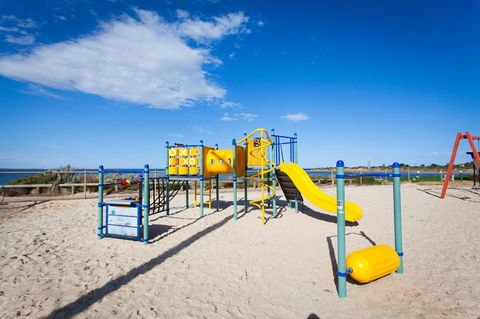Modra\'s Apartments - Accommodation Main Beach 3