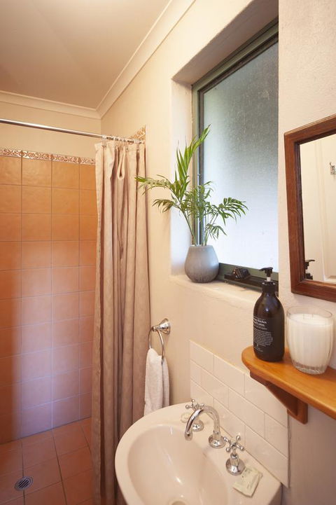 Angaston Saleyards Luxury Accommodation - Accommodation Main Beach 10