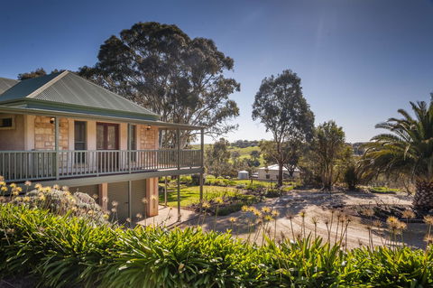 Angaston Saleyards Luxury Accommodation - Accommodation Main Beach 32
