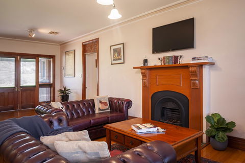 Angaston Saleyards Luxury Accommodation - Accommodation Main Beach 24