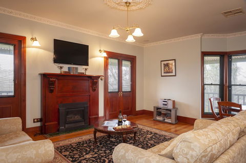Angaston Saleyards Luxury Accommodation - Accommodation Main Beach 8