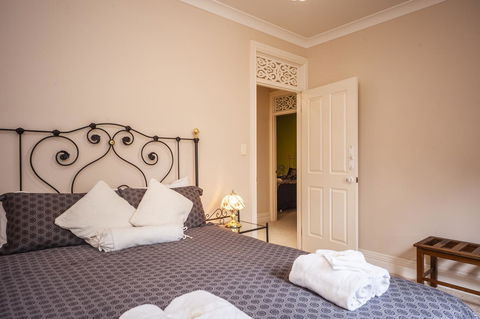 Angaston Saleyards Luxury Accommodation - Accommodation Main Beach 3