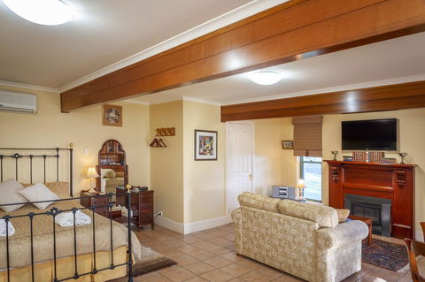 Angaston Saleyards Luxury Accommodation - Accommodation Main Beach 20