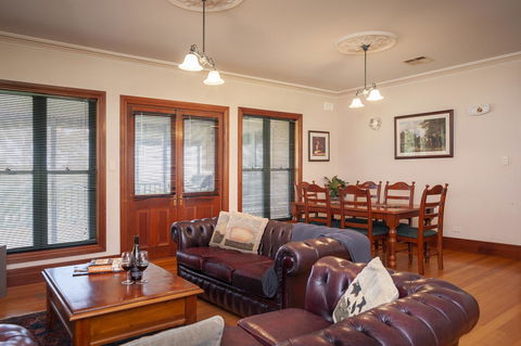 Angaston Saleyards Luxury Accommodation - Accommodation Main Beach 30