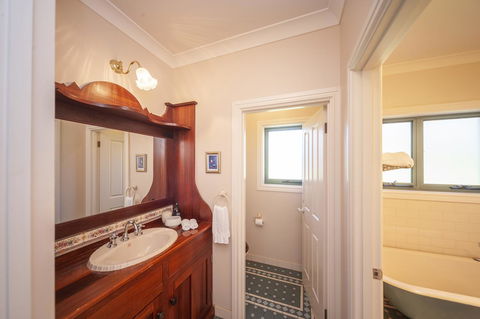 Angaston Saleyards Luxury Accommodation - Accommodation Main Beach 14