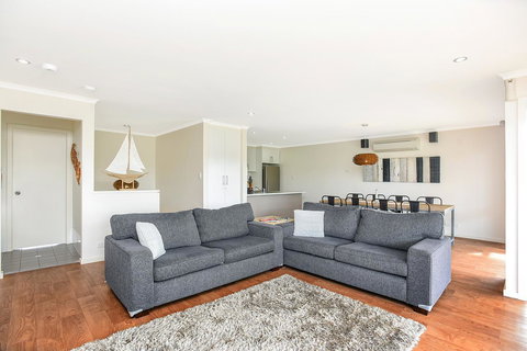 'Hope House' - Encounter Bay - Accommodation Main Beach 4
