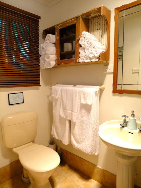 Aldgate Valley Bed And Breakfast - Accommodation Main Beach 27