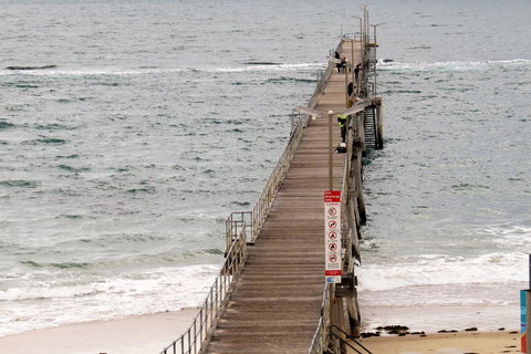 McCloud House - Accommodation Main Beach 9