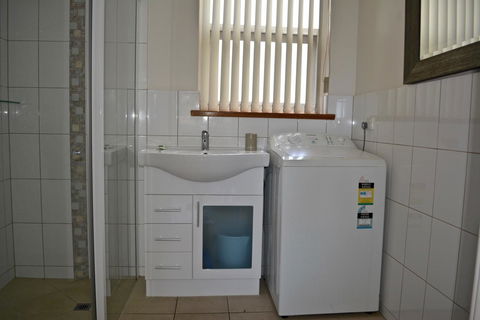 Longbeach Apartments - Accommodation Main Beach 6