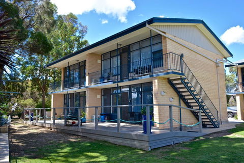 Longbeach Apartments - Accommodation Main Beach 0