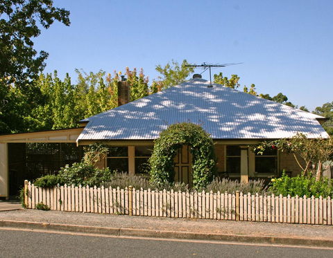 Oats Cottage - Accommodation Main Beach 11