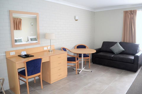 Bathurst Motor Inn - Accommodation Main Beach 9