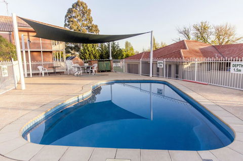 Bathurst Motor Inn - Accommodation Main Beach 5