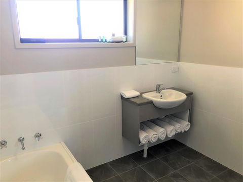 Bathurst Motor Inn - Accommodation Main Beach 15
