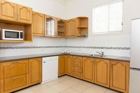 Bathurst Motor Inn - Accommodation Main Beach 32
