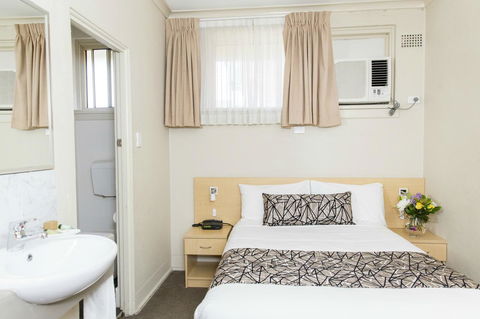 Bathurst Motor Inn - Accommodation Main Beach 23