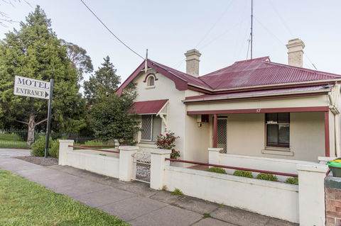 Bathurst Motor Inn - Accommodation Main Beach 30