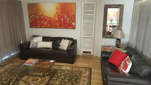 Jacaranda Homestay - Accommodation Main Beach 7