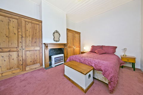 Vineyard Cottage BnB - Accommodation Main Beach 7