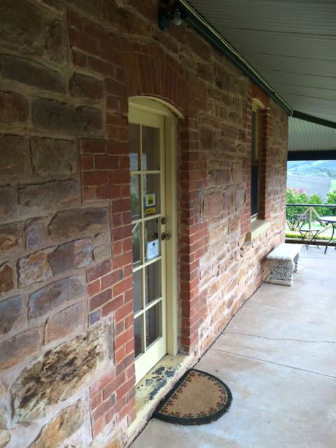 Vineyard Cottage BnB - Accommodation Main Beach 9
