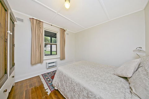 Vineyard Cottage BnB - Accommodation Main Beach 18