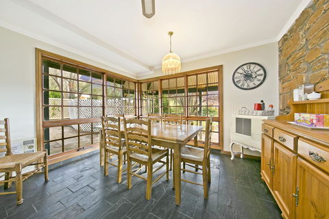 Vineyard Cottage BnB - Accommodation Main Beach 4