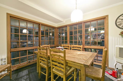 Vineyard Cottage BnB - Accommodation Main Beach 20