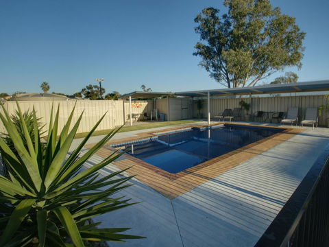 DBJ Holiday Units - Accommodation Main Beach 2